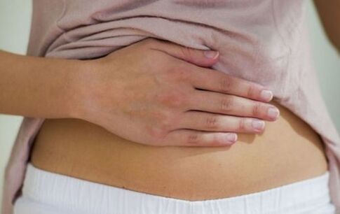 dolore addominale dovuto a parassiti nel corpo
